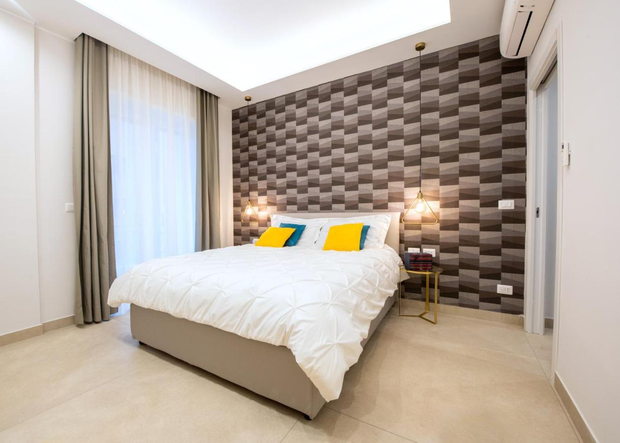 Napoli City Center - Appartamenti E Camere Luaran gambar