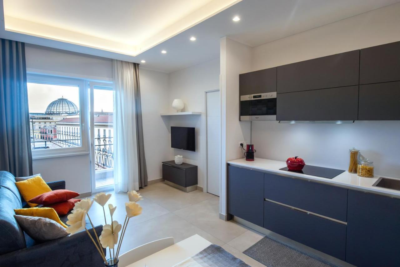 Napoli City Center - Appartamenti E Camere Luaran gambar