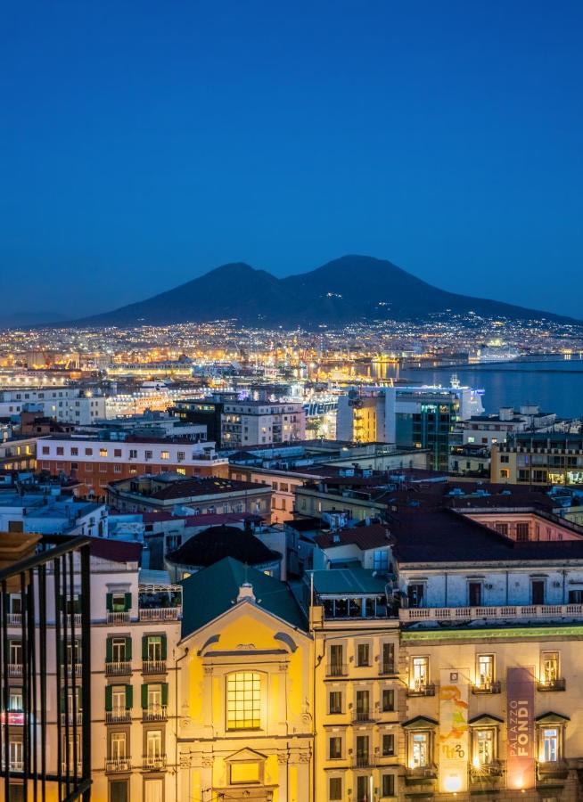 Napoli City Center - Appartamenti E Camere Luaran gambar