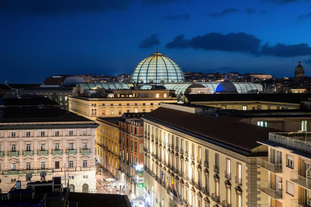 Napoli City Center - Appartamenti E Camere Luaran gambar