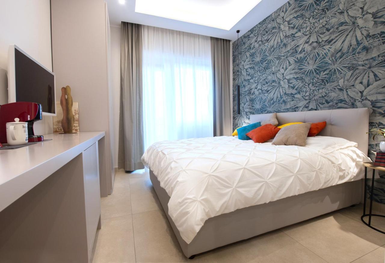 Napoli City Center - Appartamenti E Camere Luaran gambar