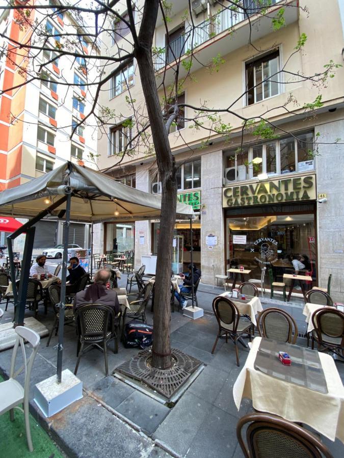 Napoli City Center - Appartamenti E Camere Luaran gambar