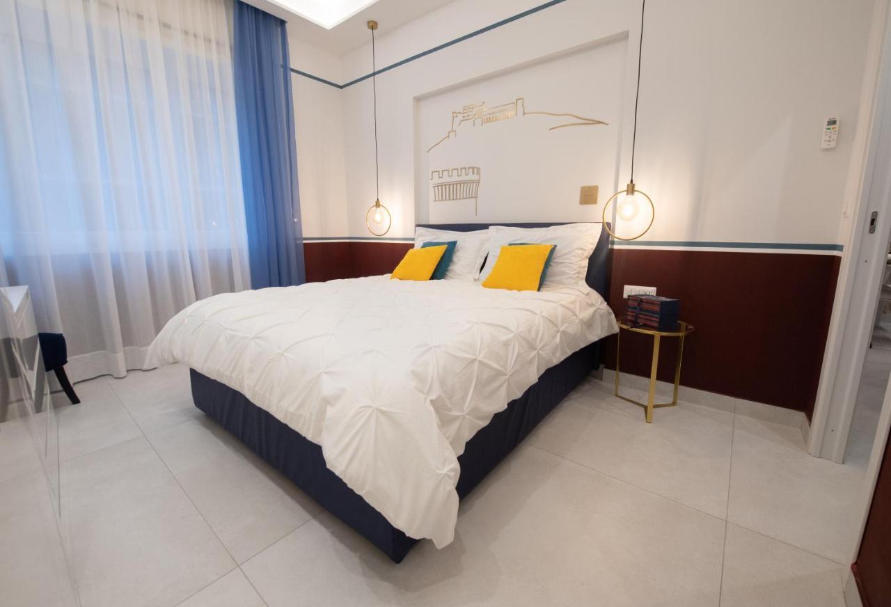 Napoli City Center - Appartamenti E Camere Luaran gambar
