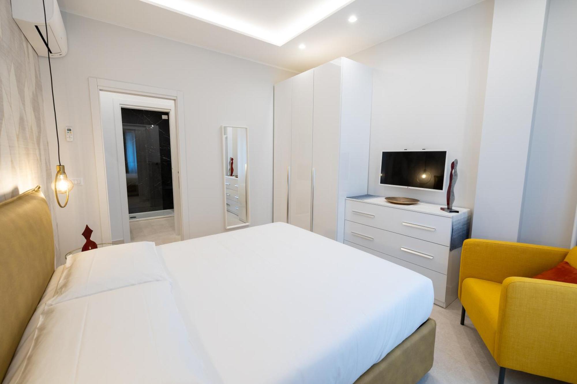 Napoli City Center - Appartamenti E Camere Luaran gambar